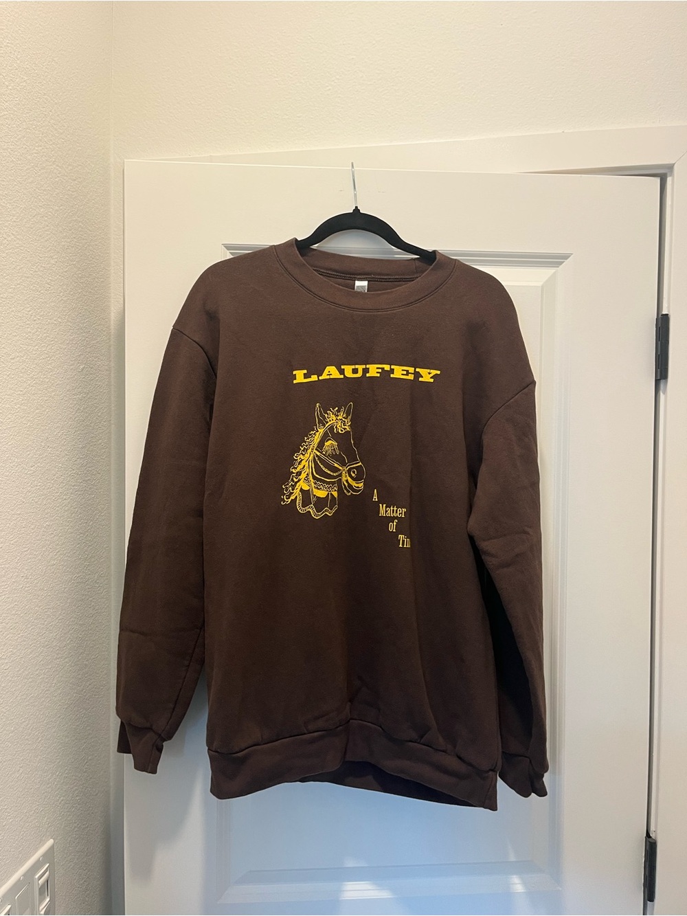 American Apparel Laufey a matter of time tour Brown Sweatshirt Yellow Graphic